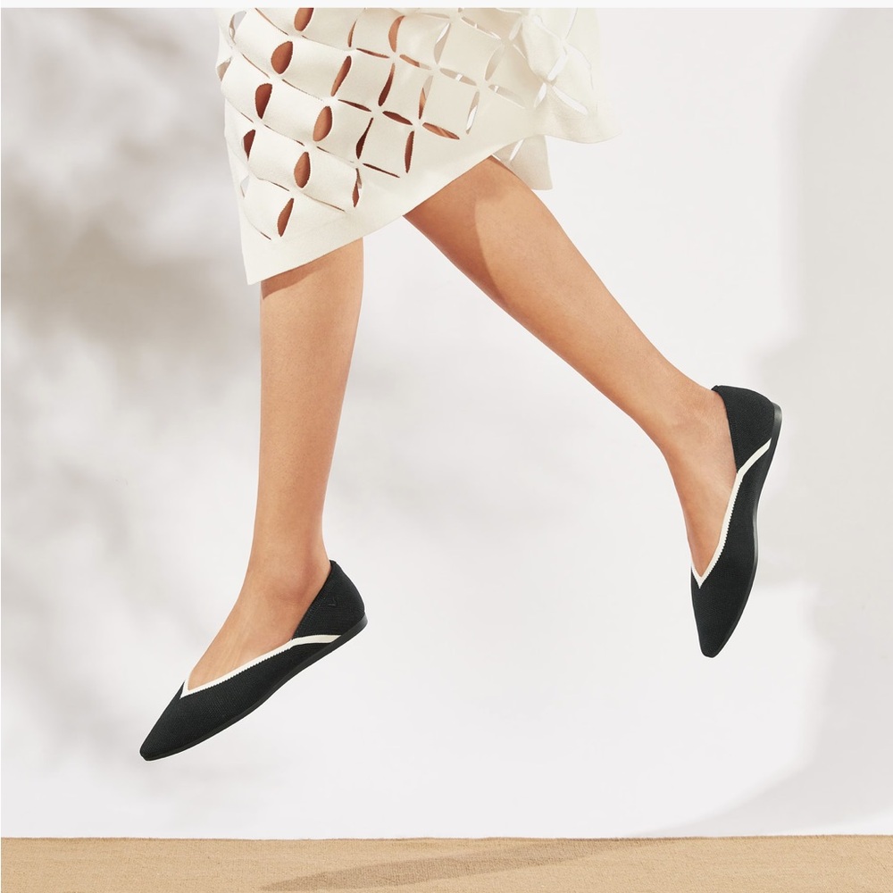 VIVAIA Pointed-Toe V-Cut Flats (Vienna 2.0)
